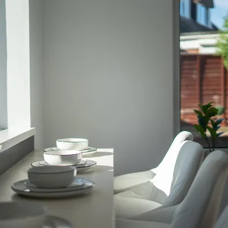 Konukevi Renata's House Bristol